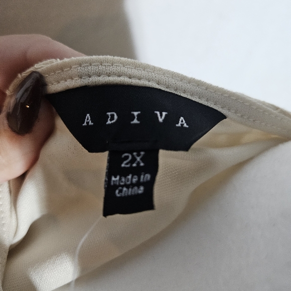 Elegant Cream Lace Wrap Top Adiva 2X - Picture 2 of 2